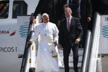 El Papa deja España en el Falcon del Rey tras siete días históricos