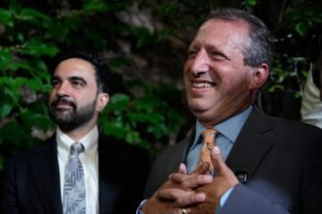 Mamdani saca musculatura política al lograr que sus aliados “socialistas” arrasen en las primarias