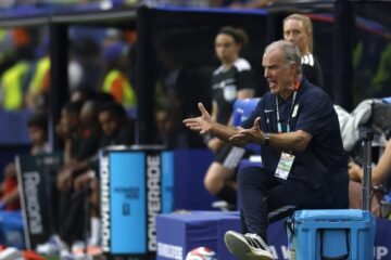 Los secretos de Bielsa, el maestro que amenaza a España en el Mundial