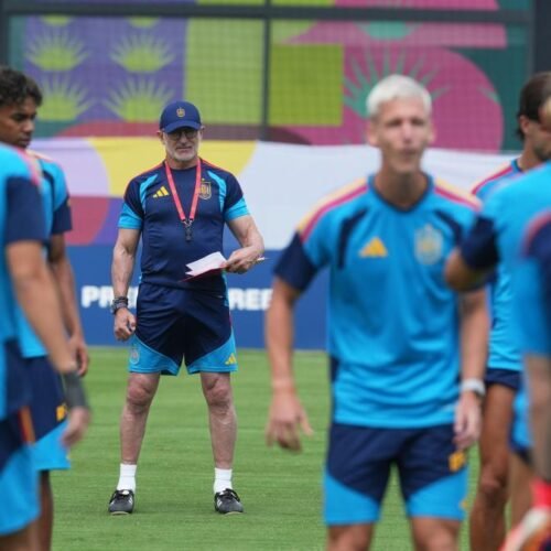 De la Fuente: “La dureza es intrínseca al fútbol, espero un duelo intenso ante Uruguay”