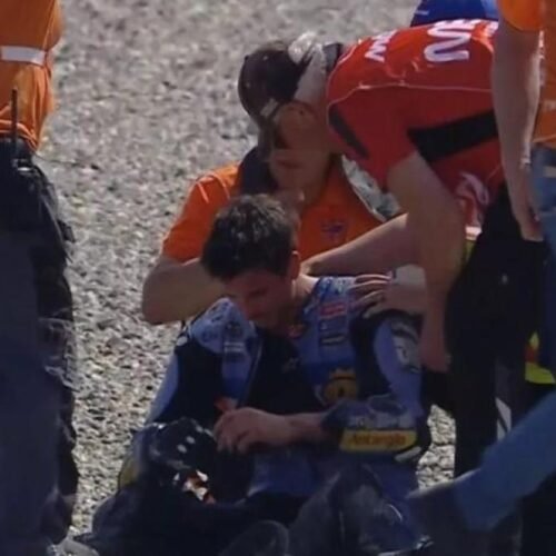 Fea caída de Àlex Márquez en Assen en un primer día dominado por Bezzecchi