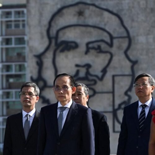 “Crear dos, tres, muchos Vietnam”, aunque sean capitalistas