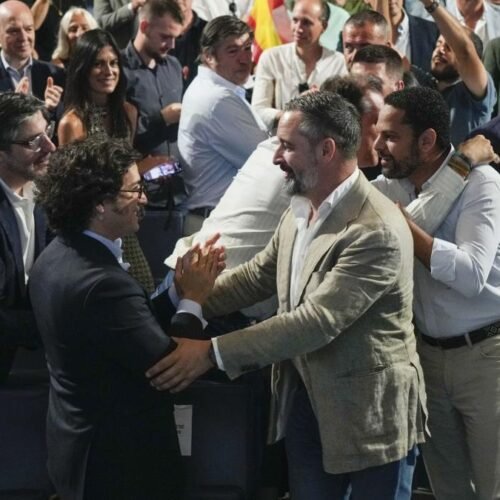 Abascal pide “respeto” al PP, pero avisa que Vox tendrá “valentía” para salir de los gobiernos ante incumplimientos