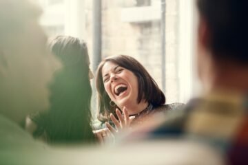 Una risa ancestral y otra puramente humana nacen en distintas regiones del cerebro