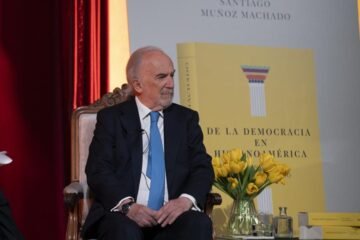 La RAE defiende  con argumentos históricos la serie ‘La gran aventura de la lengua española’: «Los monarcas se abstuvieron siempre de imponer el castellano»