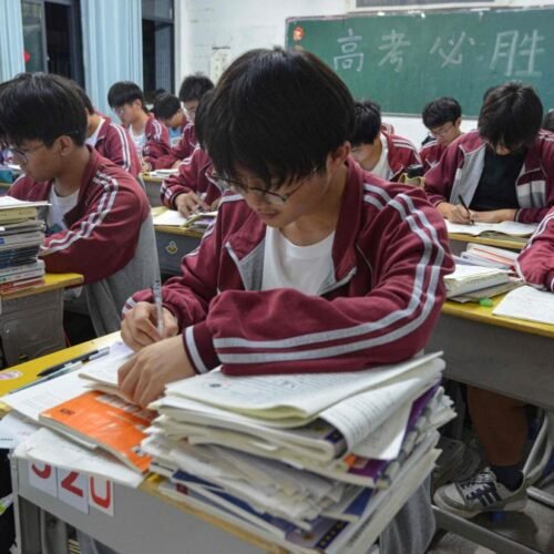 China prepara a sus futuros universitarios en el extranjero para afrontar las redadas del ICE