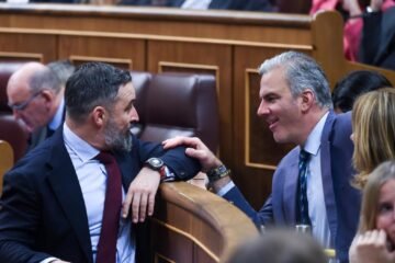 Ortega Smith deja el grupo de Vox en el Congreso, pero mantiene su acta como diputado
