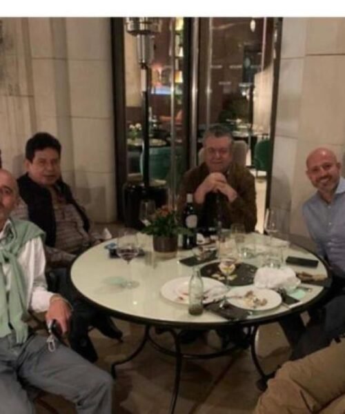 El presidente de Plus Ultra reconoce el pago a Zapatero y Martínez como “medida desesperada” para salvar la aerolínea