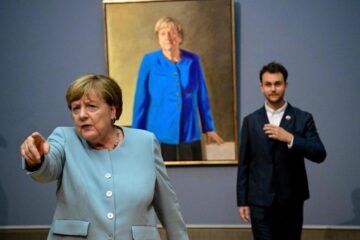 Angela Merkel inaugura su retrato para la galería histórica de cancilleres de Alemania