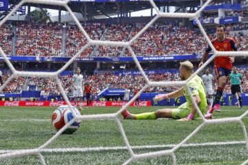 Luis de la Fuente celebra el pase a octavos: “Hemos rozado la perfección casi en todos los aspectos”
