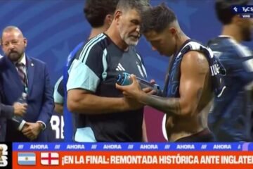 Las notas ocultas en la botella de Pickford y la divertida reacción de los jugadores de Argentina