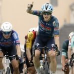 Merlier, el rey de la velocidad, consigue el triplete en un final accidentado