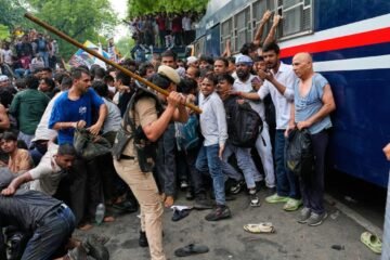 El Partido del Pueblo Cucaracha desafía al Gobierno indio con una gran marcha por las calles de Nueva Delhi