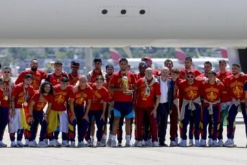 Los campeones del mundo ya están en España para celebrar el triunfo con la afición