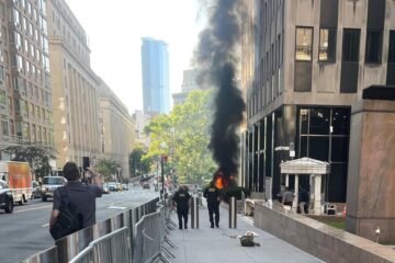 Detenido un hombre por lanzar un explosivo contra el edificio federal del ICE y el FBI en Nueva York