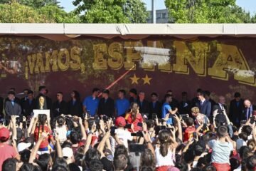 Pedro Sánchez recibe en Moncloa a la selección española: “Las finales no se juegan, se ganan”