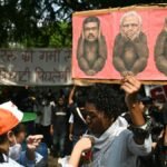 La presión del movimiento de las ‘cucarachas’ fuerza la dimisión del ministro de Educación de India