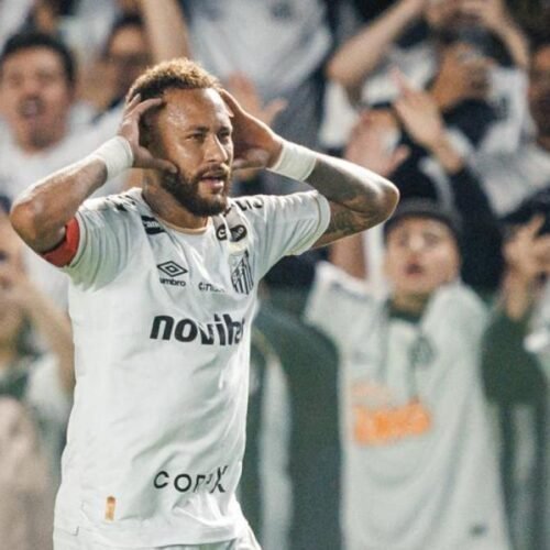 Neymar anota dos goles en su primer partido tras el Mundial para que el Santos rescate un empate