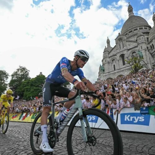 Van der Poel y Pogacar regalan un final maravilloso en los Campos Elíseos