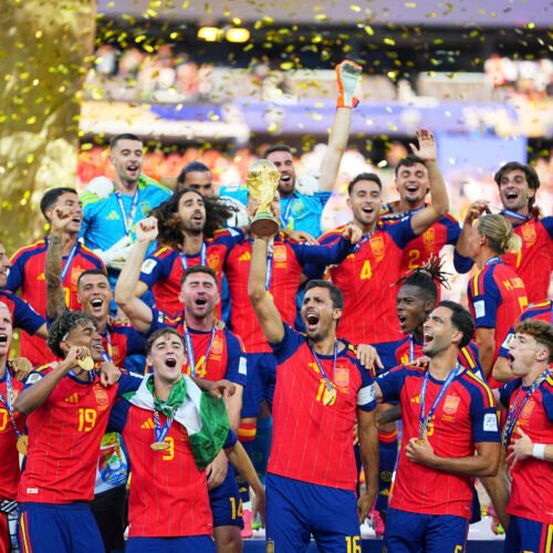 RTVE dispara el gasto en derechos con su apuesta por el fútbol y la selección y compromete más de 600 millones hasta 2032