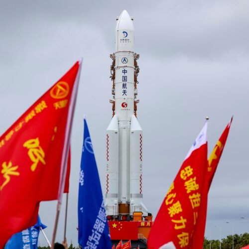 Tropezón espacial chino: Pekín aplaza sin fecha el lanzamiento de la Chang’e-7, su ambiciosa misión al polo sur de la Luna