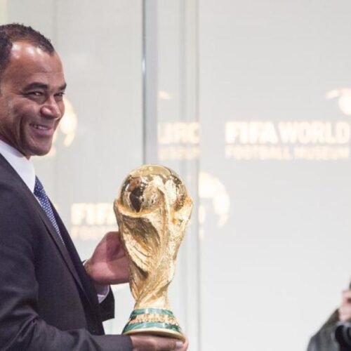 Históricos como Cafú, Zanetti y Roberto Carlos muestran su apoyo a Infantino
