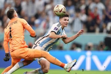 Livakovic llega hoy a Barcelona para fichar como segundo portero blaugrana hasta el 2030