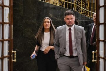 Junts y ERC reclaman una investigación por las cargas de la Policía contra aficionados del Barça en Elche