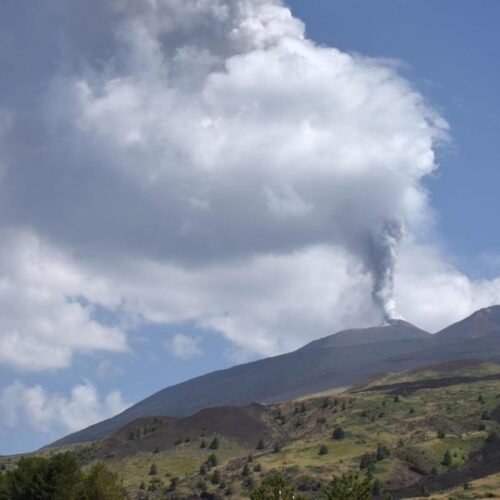 Muere un turista estadounidense tras ser alcanzado por un rayo cuando escalaba el Etna