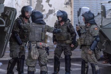 Defensa cancela todos los permisos de militares desplegados en Ceuta ante la posibilidad de un nuevo salto masivo