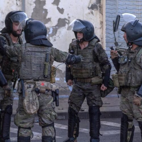 Defensa cancela todos los permisos de militares desplegados en Ceuta ante la posibilidad de un nuevo salto masivo