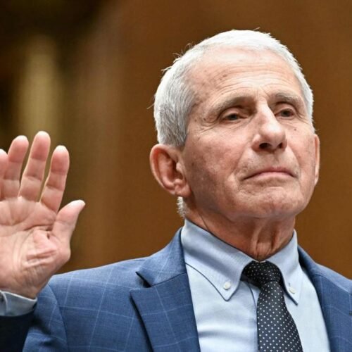 Un comité del Senado de EE.UU. declara a Fauci en desacato por negarse a responder sobre el origen del coronavirus