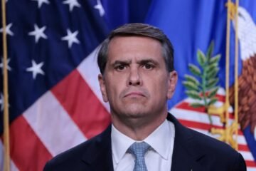 El Senado de EE.UU. confirma a Todd Blanche, abogado de Trump, como fiscal general