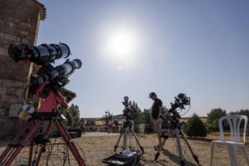 Guía televisiva del eclipse: las cadenas nacionales y autonómicas se vuelcan con una cobertura exhaustiva