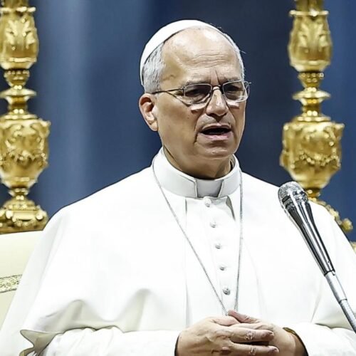 El Papa insta a las instituciones a situar en el centro la protección de los migrantes menores