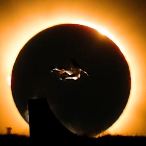 La historia del icónico salto del skater madrileño Danny León durante el eclipse