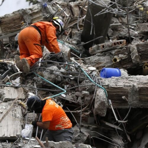 Hallan sin vida a la madre del bebé rescatado de los escombros en el terremoto en Colombia