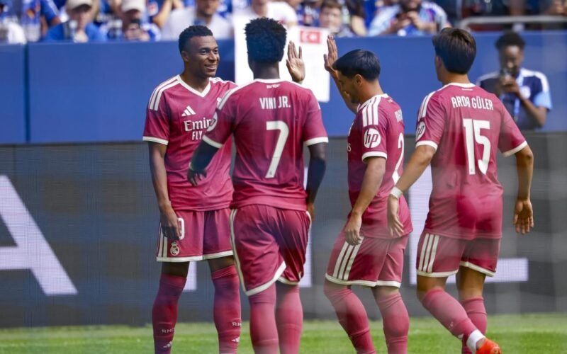 El Real Madrid se gusta ante el Schalke con un Mbappé comprometido