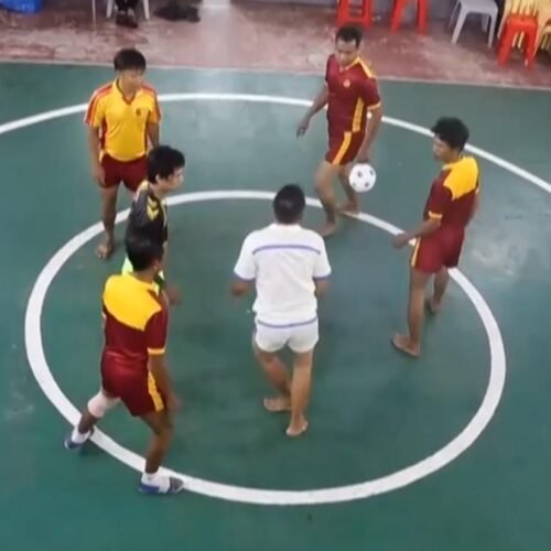 Seis jugadores, una pelota y ningún rival: así es el chinlone