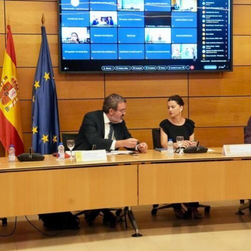 El Gobierno plantea a las comunidades enviar 500 niñas de Ceuta a la Península a cargo de oenegés