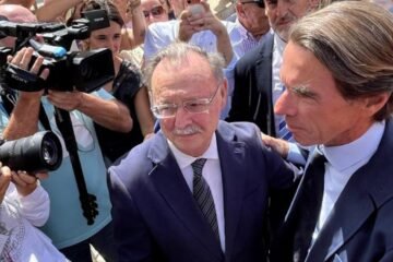 Aznar reclama un cambio en la dirección del país para que sea capaz de “defender su soberanía”