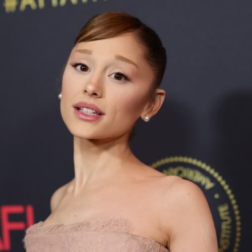 Ariana Grande se alejará de la “atención pública” tras su gira ante el “constante escrutinio” por su físico