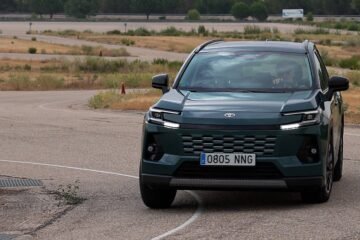 Probamos el nuevo Toyota RAV4: madurez tecnológica y máxima eficiencia en su sexta generación
