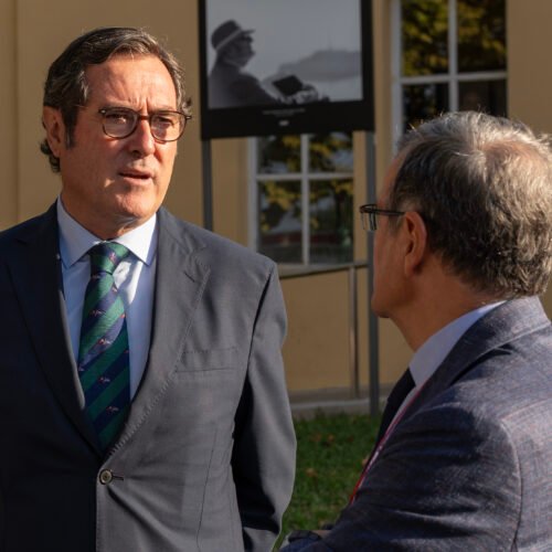 Los empresarios planean recurrir en los tribunales el decreto de Díaz que endurece el periodo de prueba en los contratos