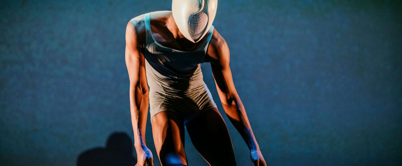 ‘Last and first men’, una distopía bailada contra el pesimismo del futuro: «Si trabajamos juntos y en armonía con nuestro entorno, podríamos conseguir lo imposible»