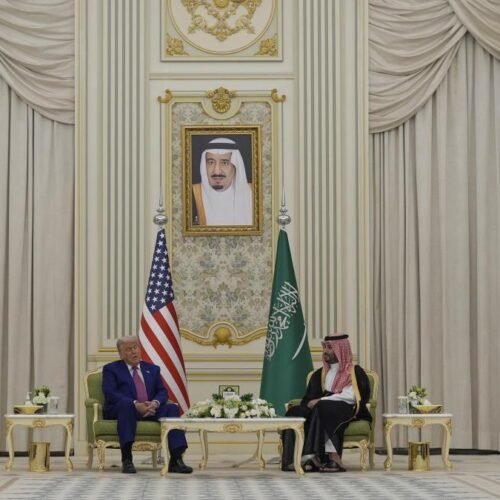El príncipe heredero saudí pidió dos veces a Trump que atacase a los hutíes