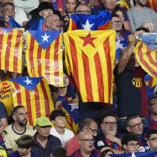 El Europa denuncia una “actuación policial desproporcionada” con un hincha por una estelada