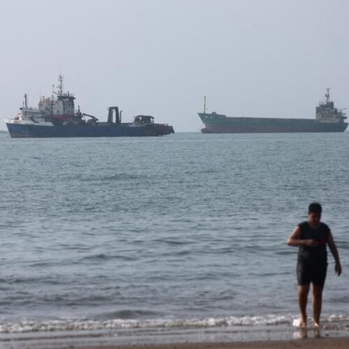 EE.UU. ataca un petrolero iraní cerca de la isla de Jarg