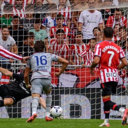 Julián Álvarez regresa y es el mejor del Atlético en la severa derrota en San Mamés
