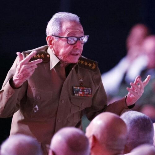 Raúl Castro participa en un acto público en Cuba tras los rumores sobre su salud